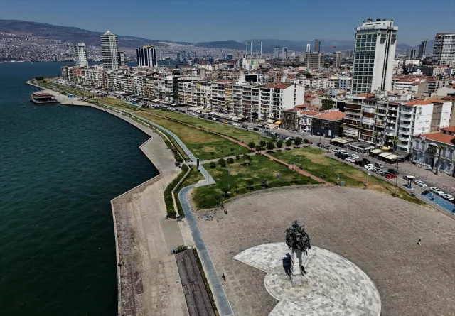 İzmir ve Aydın'da Kavurucu Sıcaklarla Mücadele