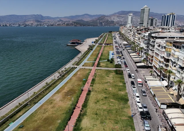 İzmir ve Aydın'da Kavurucu Sıcaklarla Mücadele