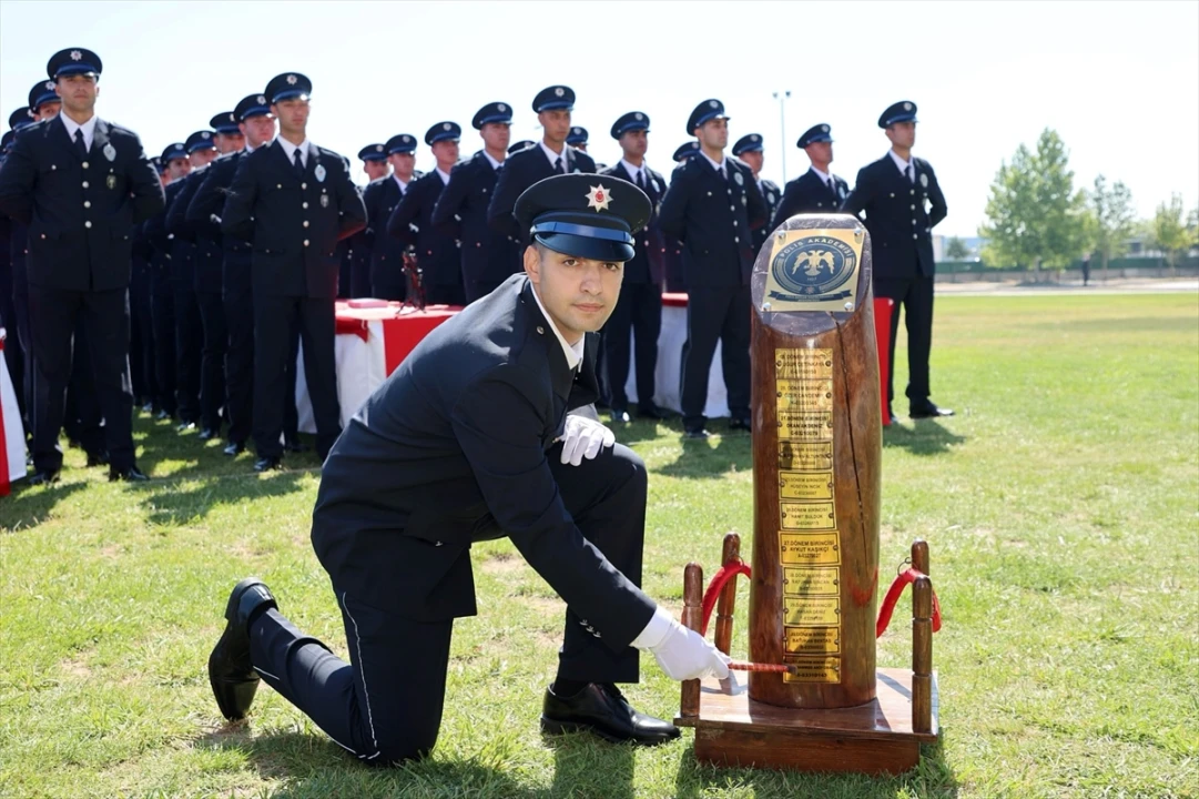 Afyonkarahisar'da 225 Polis Adayı Coşkulu Törenle Mezun Oldu