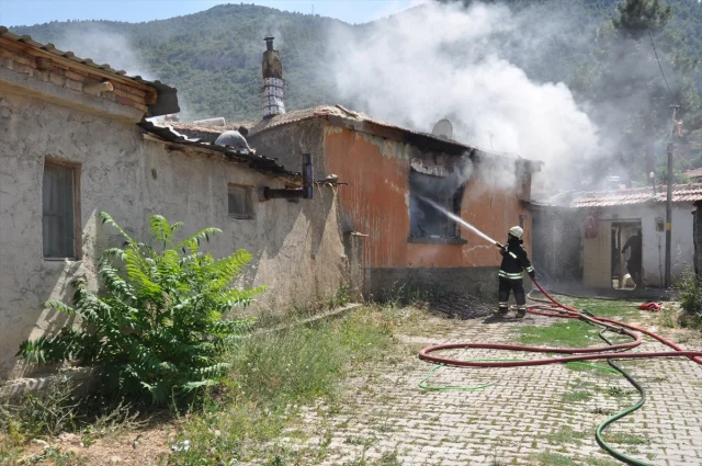 Konya'da Çıkan Yangın Felaketi: Bir Kişi Hayatını Kaybetti
