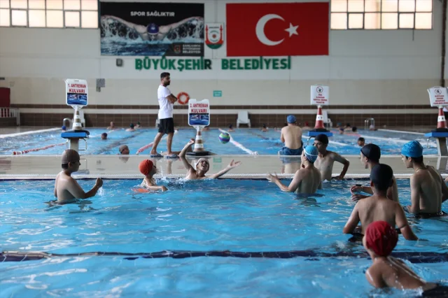 Şanlıurfa'da Aşırı Sıcaklık Rekoru Sosyal Yaşamı Etkiliyor