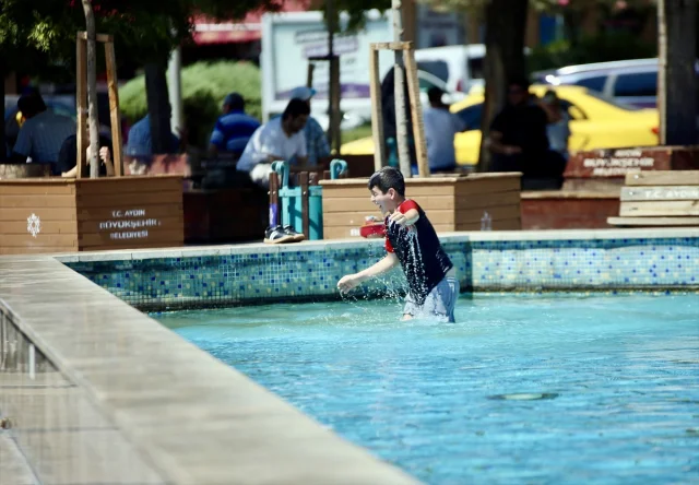 İzmir ve Aydın'da Kavurucu Sıcaklarla Mücadele