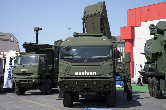 ASELSAN, İleri Teknoloji Savunma Sistemlerini IDEF 2025'te Tanıttı