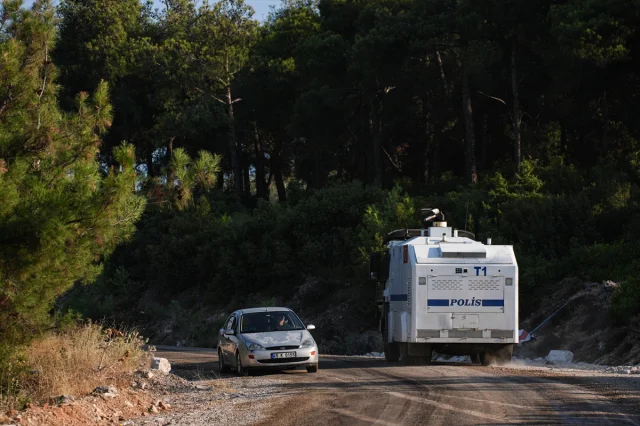 Manisa'da Çıkan Orman Yangınına Müdahale Sürüyor