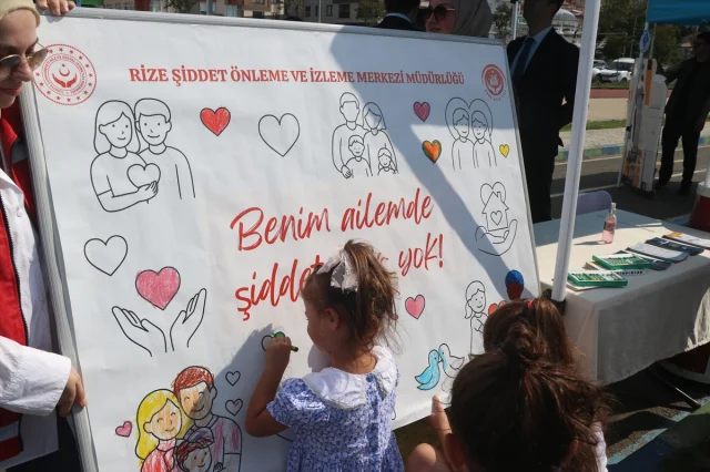 Rize'de Koruyucu Aile Şenliği ile Toplumsal Dayanışma Güçlendirildi