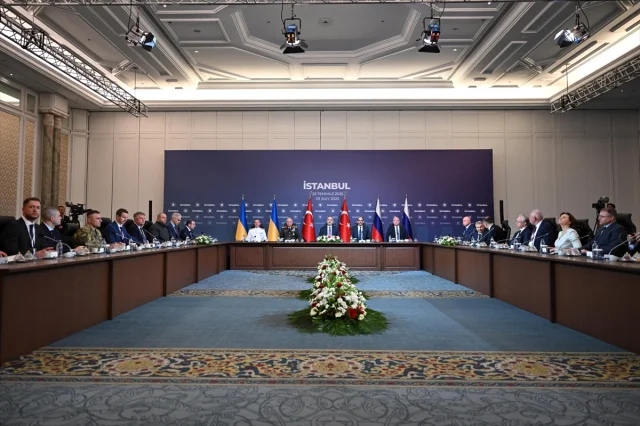 İstanbul'da Türkiye'nin Girişimiyle Yeni Barış Umudu: Türkiy...