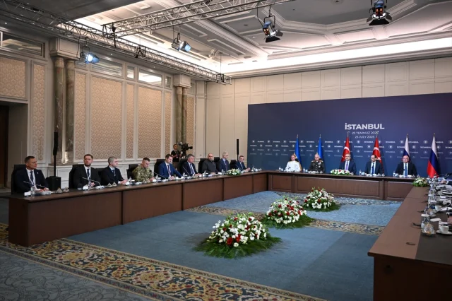 İstanbul'da Türkiye'nin Girişimiyle Yeni Barış Umudu: Türkiye-Rusya-Ukrayna Zirvesi