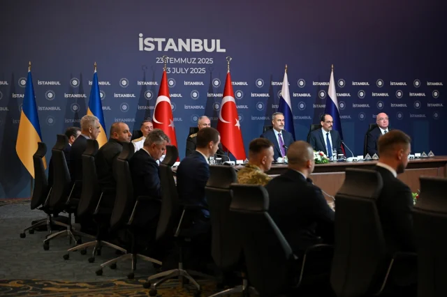 İstanbul'da Türkiye'nin Girişimiyle Yeni Barış Umudu: Türkiye-Rusya-Ukrayna Zirvesi