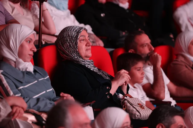 Şam'da Hadis İlminde 14 Yıl Aradan Sonra Gururlu Mezuniyet Coşkusu
