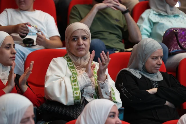 Şam'da Hadis İlminde 14 Yıl Aradan Sonra Gururlu Mezuniyet Coşkusu