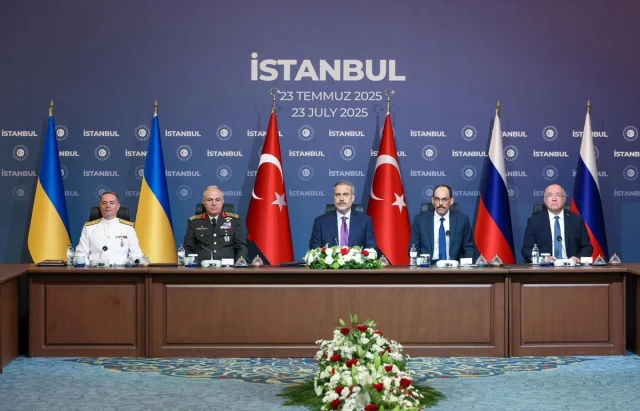 İstanbul'da Türkiye'nin Girişimiyle Yeni Barış Umudu: Türkiye-Rusya-Ukrayna Zirvesi