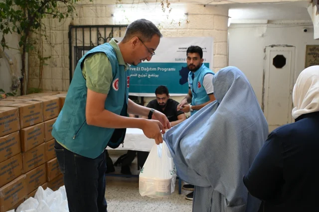 Türkiye'den Suriye'ye Uzanan Yardım Eli: 2 Bin 850 Aileye De...