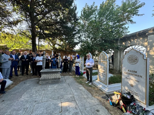 Edebiyatın İz Bırakan İsmi Rasim Özdenören, Anıt Kabri Başın...