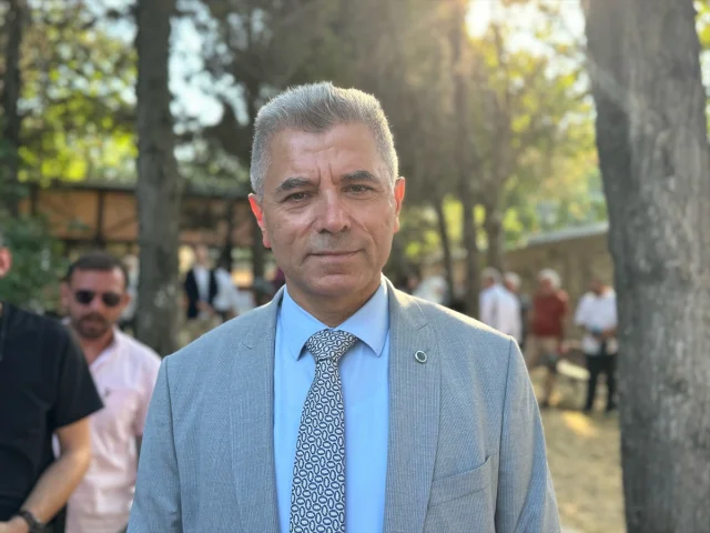 Edebiyatın İz Bırakan İsmi Rasim Özdenören, Anıt Kabri Başında Anıldı