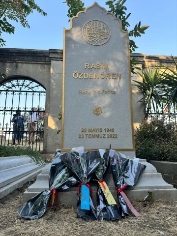 Edebiyatın İz Bırakan İsmi Rasim Özdenören, Anıt Kabri Başında Anıldı