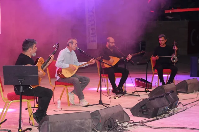 Cengiz Özkan, Hatay Konserinde Duygulandırdı