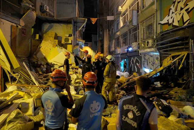 Beyoğlu'nda Büfe Patlaması İle Bina Çöktü