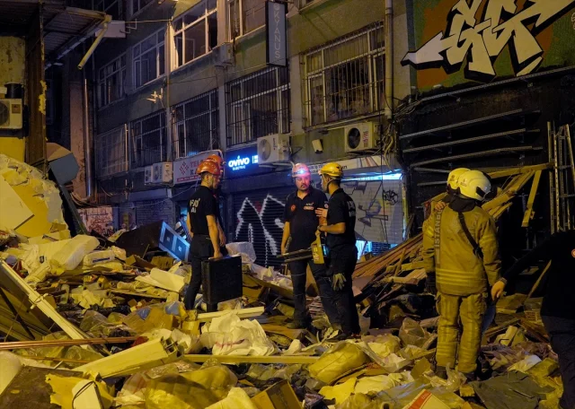 Beyoğlu'nda Büfe Patlaması İle Bina Çöktü
