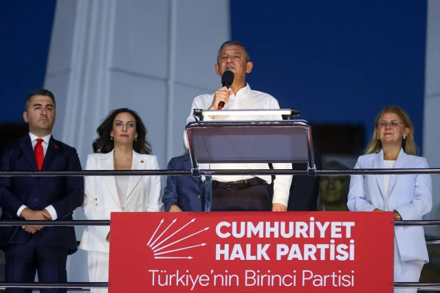 Özgür Özel'den Bakırköy'de Birlik Mesajı