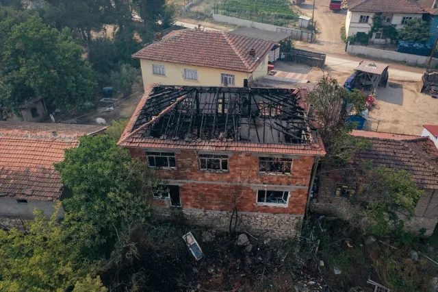 Sakarya'dan Bilecik'e Ulaşan Orman Yangını Savaş Veriyor