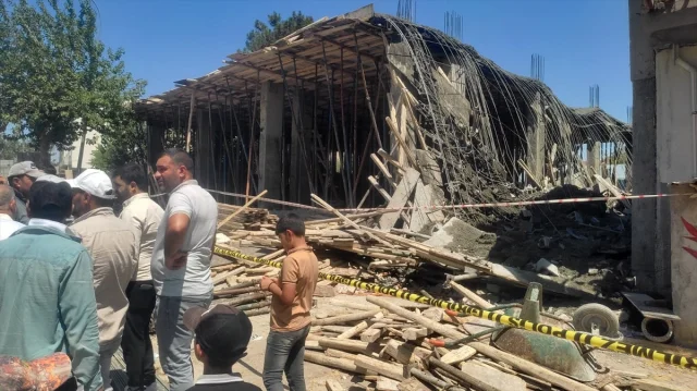 Şanlıurfa'da İnşaatta Faciadan Dönüldü: Çöken Tabla 7 İşçiyi Yaraladı