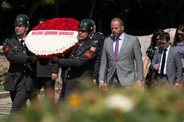 Belçika Savunma Bakanı Francken'in Anıtkabir Ziyareti