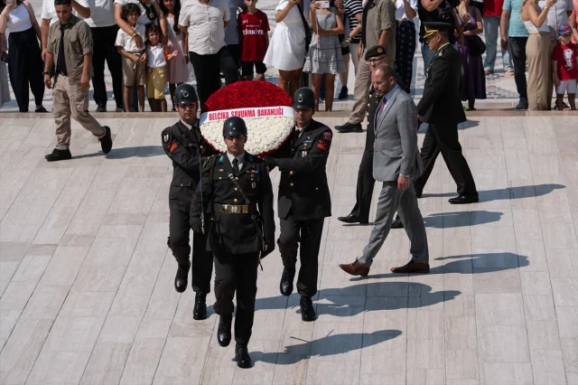 Belçika Savunma Bakanı Francken'in Anıtkabir Ziyareti