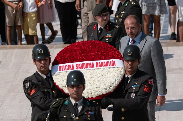 Belçika Savunma Bakanı Francken'in Anıtkabir Ziyareti