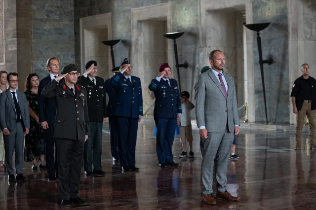 Belçika Savunma Bakanı Francken'in Anıtkabir Ziyareti