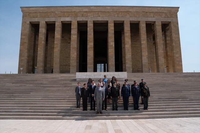 Belçika Savunma Bakanı Francken'in Anıtkabir Ziyareti