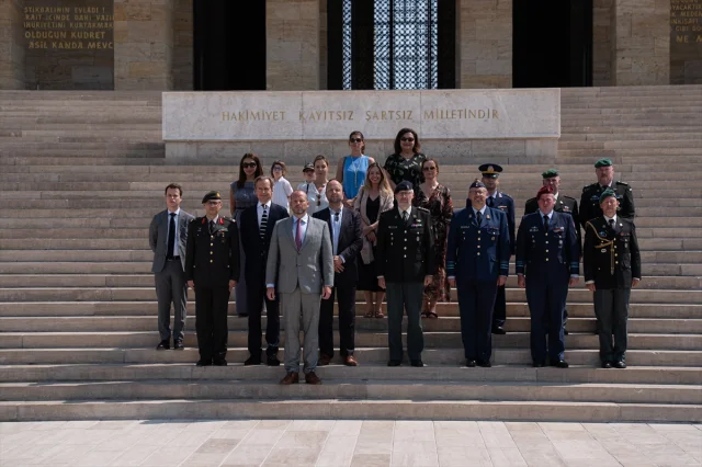 Belçika Savunma Bakanı Francken'in Anıtkabir Ziyareti