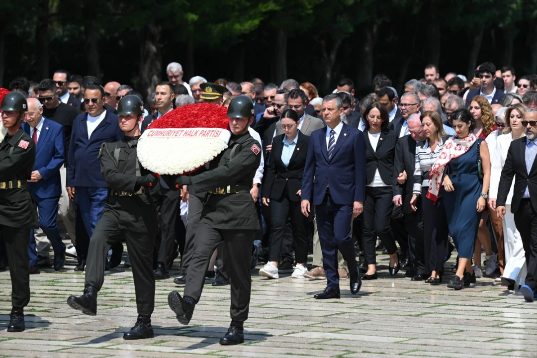 Lozan'ın 102. Yılında Anıtkabir'de Anlamlı Ziyaret