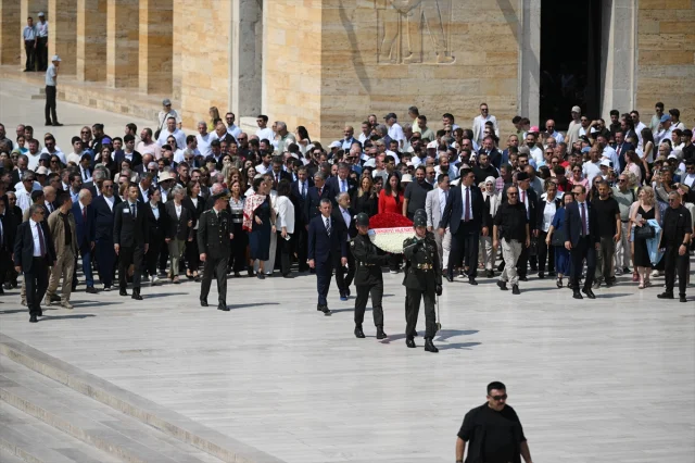 Lozan'ın 102. Yılında Anıtkabir'de Anlamlı Ziyaret