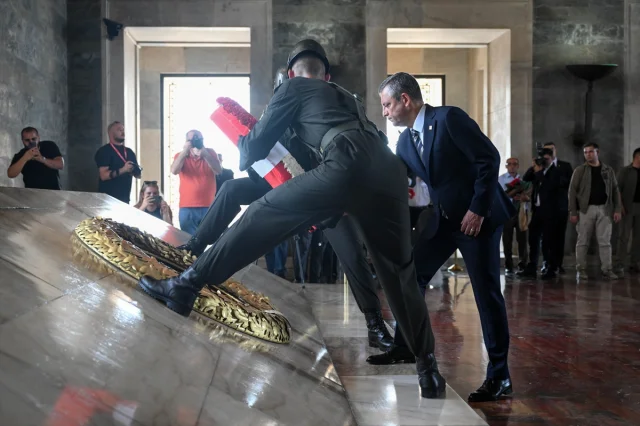 Lozan'ın 102. Yılında Anıtkabir'de Anlamlı Ziyaret