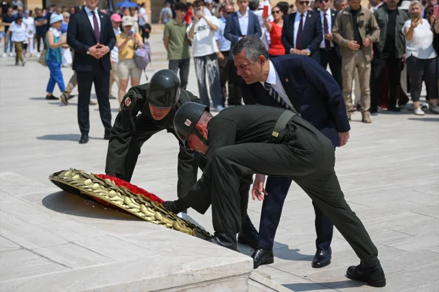 Lozan'ın 102. Yılında Anıtkabir'de Anlamlı Ziyaret