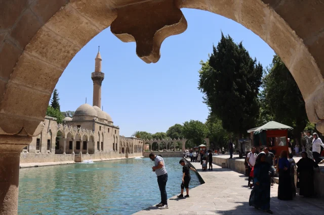 Şanlıurfa'da Kavurucu Sıcaklar Yaşamı Zorlaştırıyor