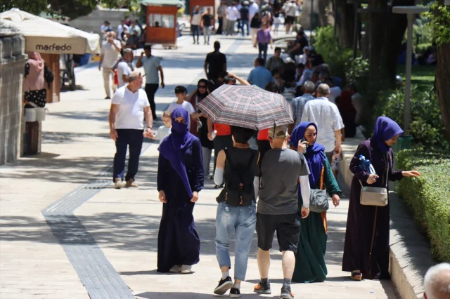 Şanlıurfa'da Kavurucu Sıcaklar Yaşamı Zorlaştırıyor