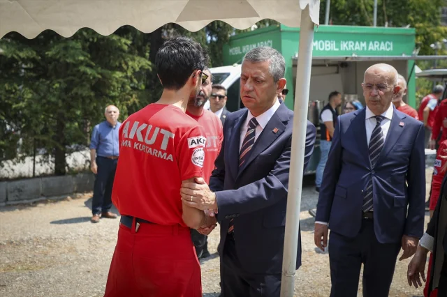 Özgür Özel'den AKUT'a Anlamlı Taziye Ziyareti