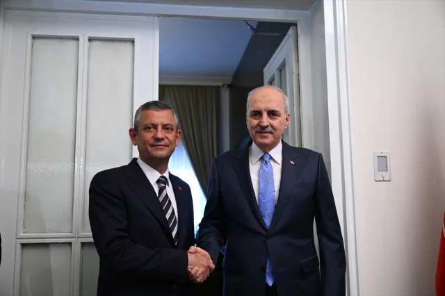 Numan Kurtulmuş'tan Özgür Özel'e Anlamlı Ziyaret