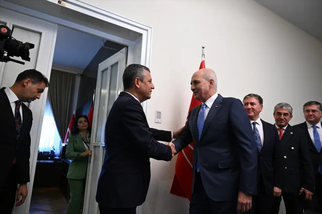 Numan Kurtulmuş'tan Özgür Özel'e Anlamlı Ziyaret
