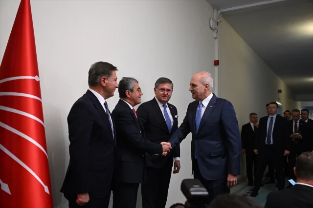 Numan Kurtulmuş'tan Özgür Özel'e Anlamlı Ziyaret