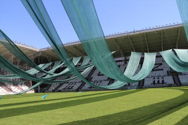 Diyarbakır ve Elazığ'daki Stadlar Aşırı Sıcaklarla Nasıl Mücadele Ediyor