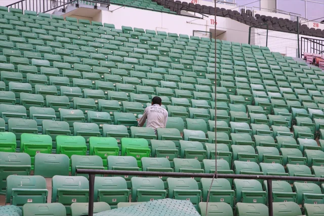 Diyarbakır ve Elazığ'daki Stadlar Aşırı Sıcaklarla Nasıl Mücadele Ediyor