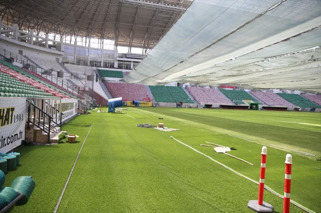 Diyarbakır ve Elazığ'daki Stadlar Aşırı Sıcaklarla Nasıl Mücadele Ediyor