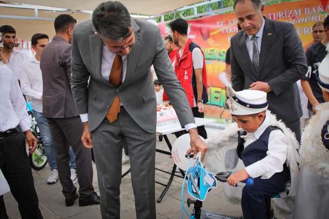 Hakkari'de Gelenekselleşen Sünnet Töreninde 24 Çocuk Sevindirildi