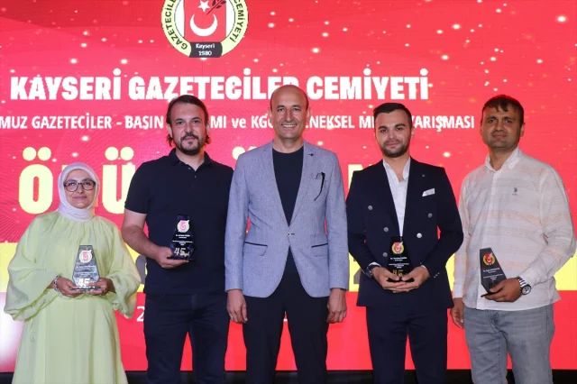 Kayseri'de Gazeteciler İçin Ödül Gecesi