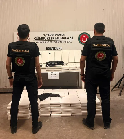 Hakkari Gümrük Kapısında Büyük Uyuşturucu Operasyonu: 300 Kilogram Afyon Sakızı Ele Geçirildi