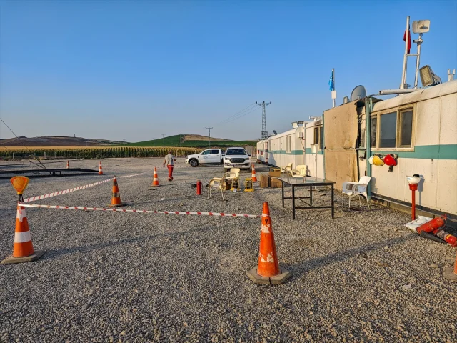 Diyarbakır'da Petrol Kuyusunda Çıkan Yangın Panik Yarattı