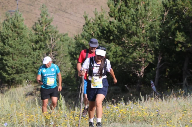 Erzurum'da Yüksek İrtifa Koşusu Sporcuları Zirveye Taşıyor
