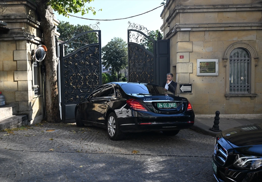 İran ve Avrupa Nükleer Anlaşmaları İçin Yeniden Masada